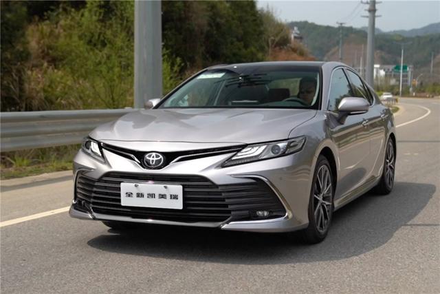 广汽丰田7月热销75130台,凯美瑞,雷凌占一半,赛那实车即将亮相