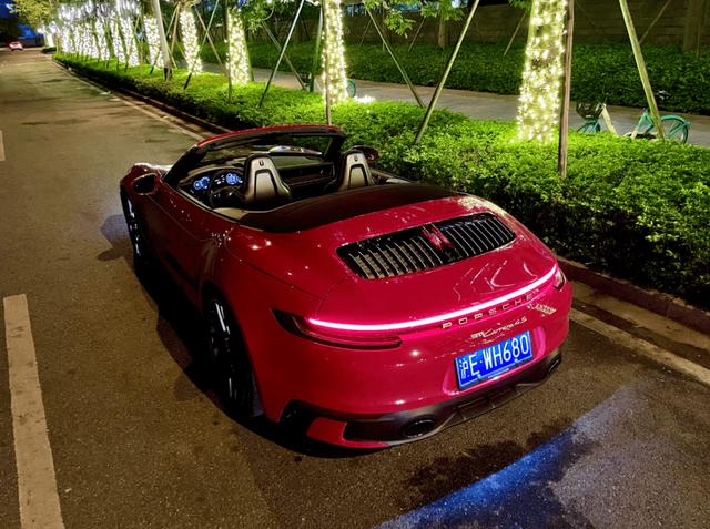 型男型女皆宜，试驾保时捷 Boxster 25 周年纪念版