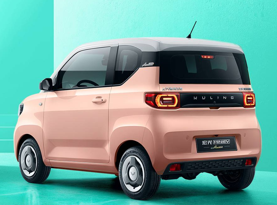 宏光mini ev续航将提至300km?网友:还是奔奔实在