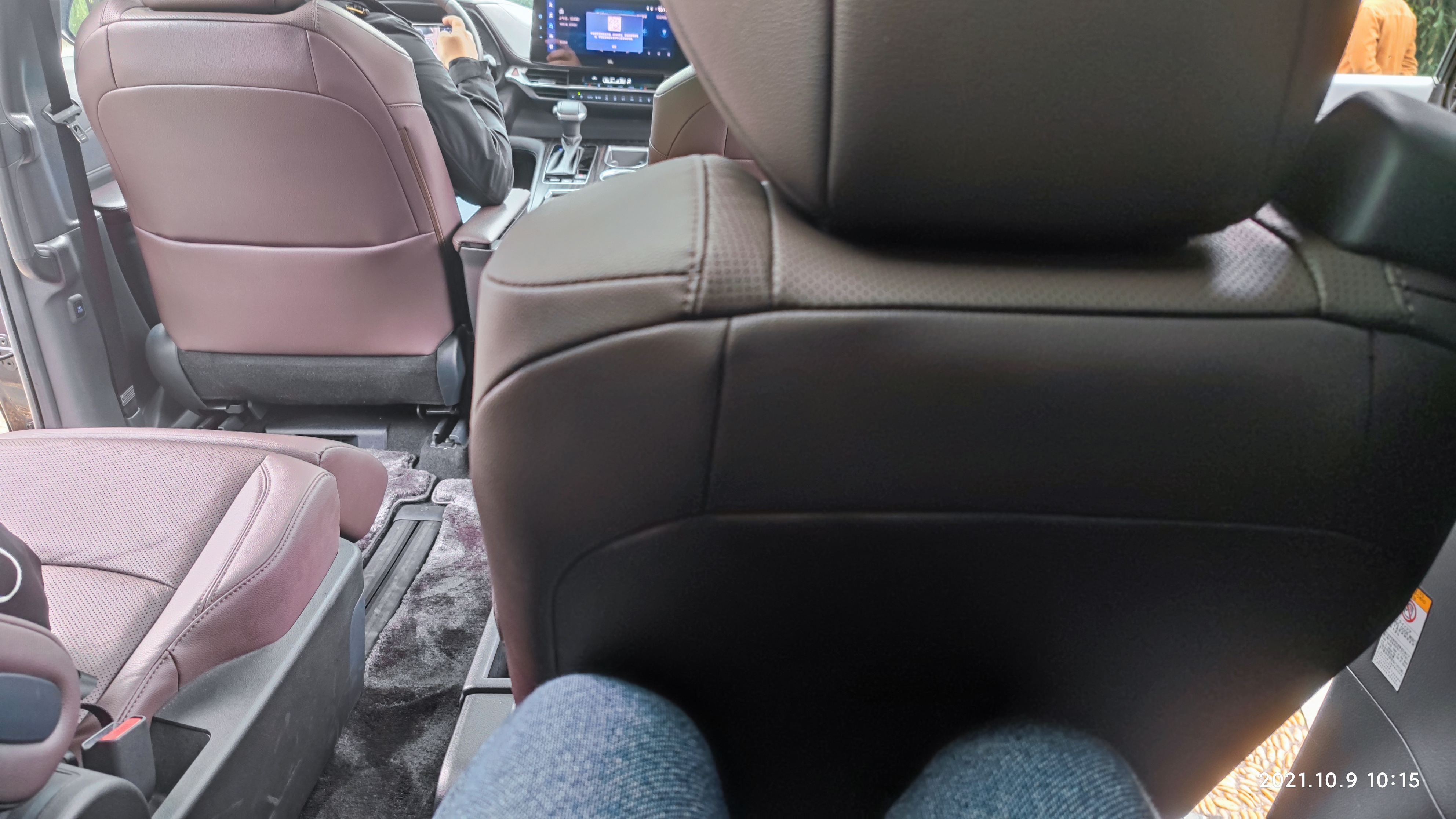 全车19个杯架+11个充电端口,丰田赛那值不值得等半年?