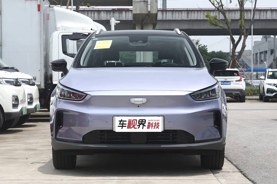 值得一提的是,进入2021年以来,以吉利,长安,长城为首的头部中国车企