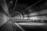 高速公路隧道該怎么開(kāi)車？6條安全行車常識(shí)獻(xiàn)上，新手司機(jī)必讀