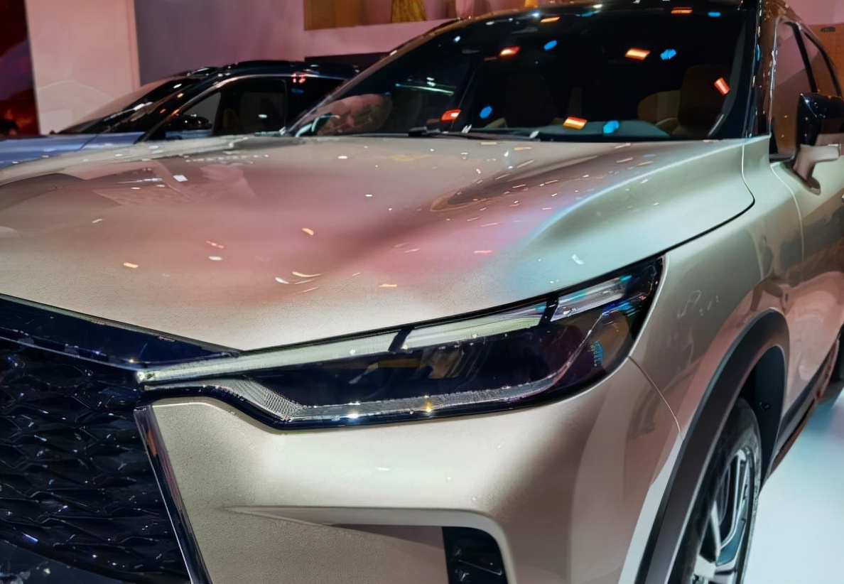 晚到的“好车”,全新英菲尼迪SUV,配2.0T+9AT,车长超5米对标Q7