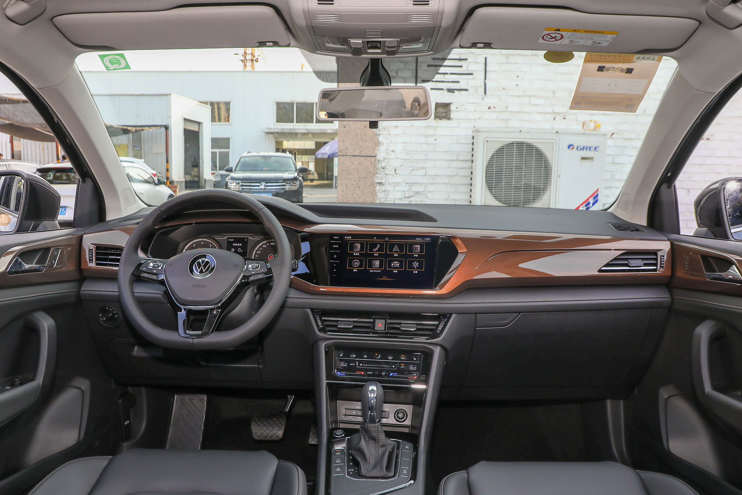 外观硬朗,空间不错,定位紧凑型SUV,实拍大众途岳