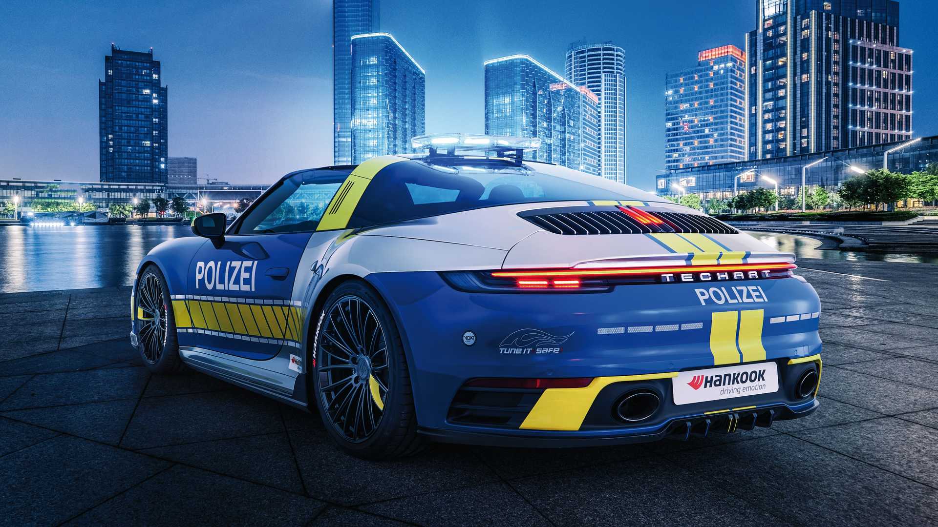 假的techart保时捷911 targa 4警车!促进德国改装安全和责任教育