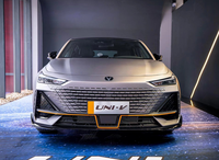 長安UNI-V升級版車型亮相！掀背尾門+電動尾翼帥氣十足