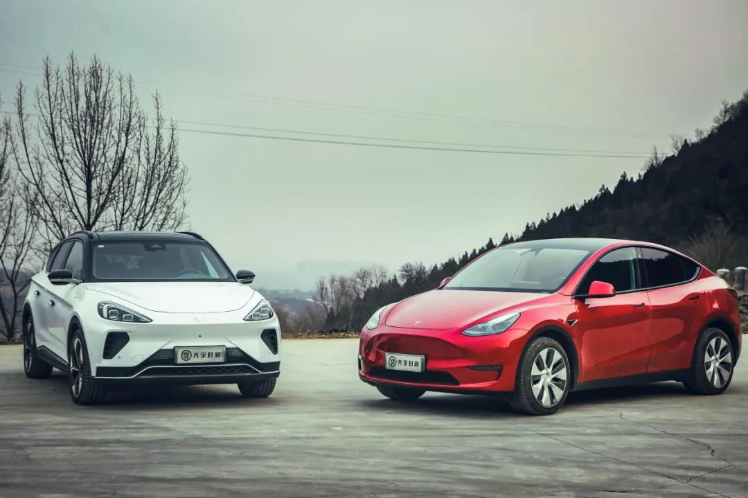 纯电suv能去野吗?越野测试极狐阿尔法t,特斯拉model y