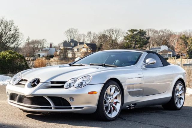 梅赛德斯-奔驰 slr mclaren,15年后依旧是超跑