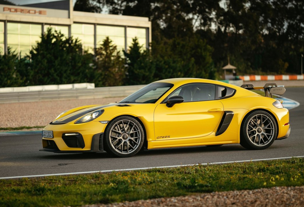 保时捷718cayman gt4 rs来袭!