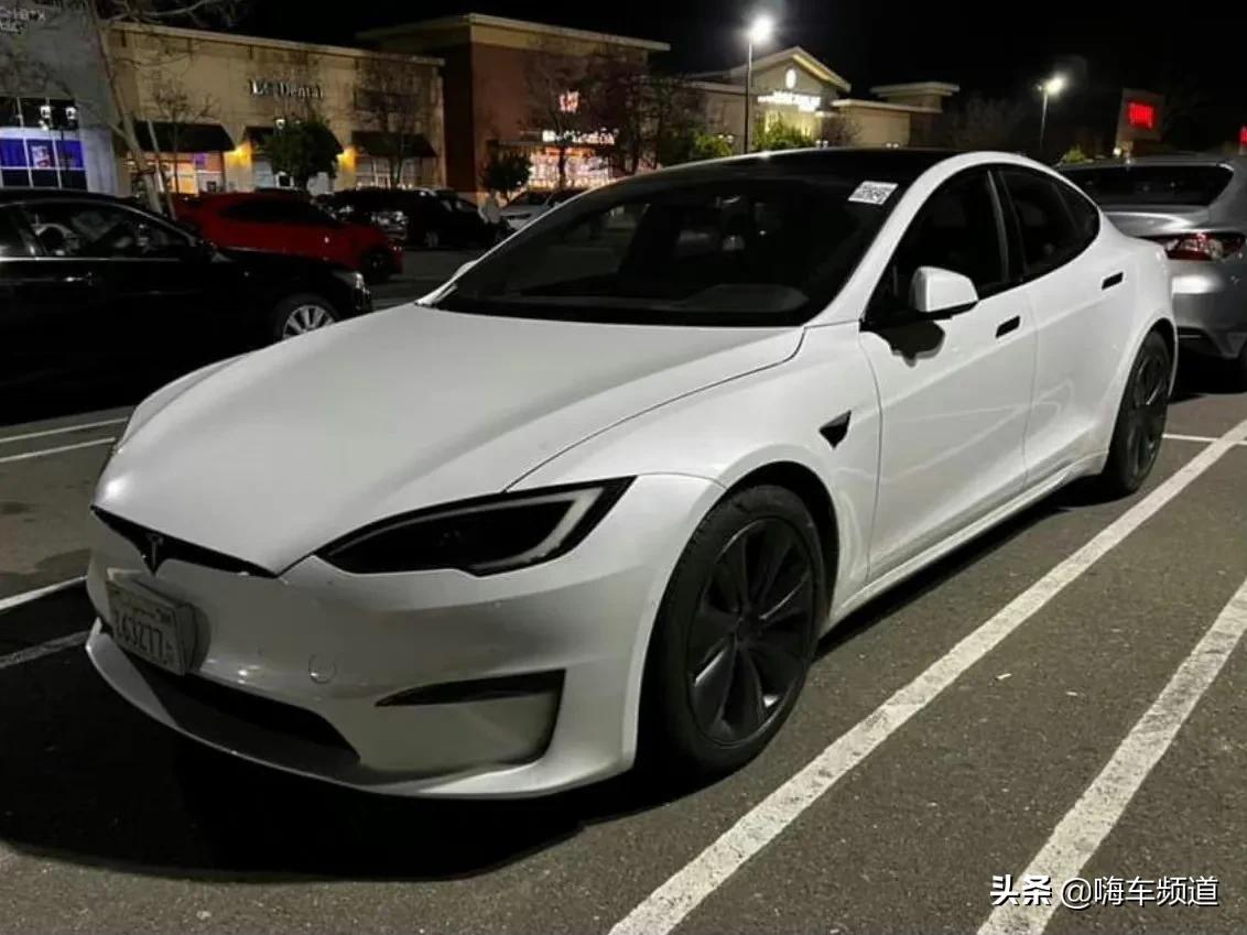 最新特斯拉model s,前后大灯组提升巨大