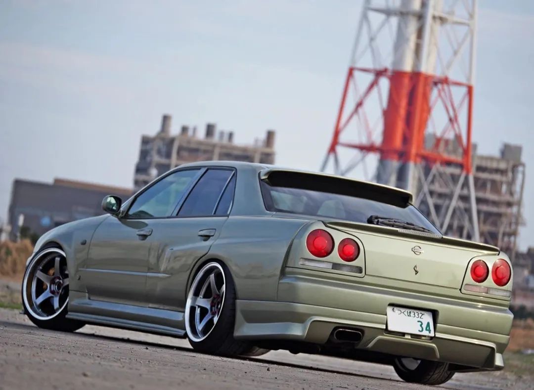 四门版GT-R？日产Skyline R34改装