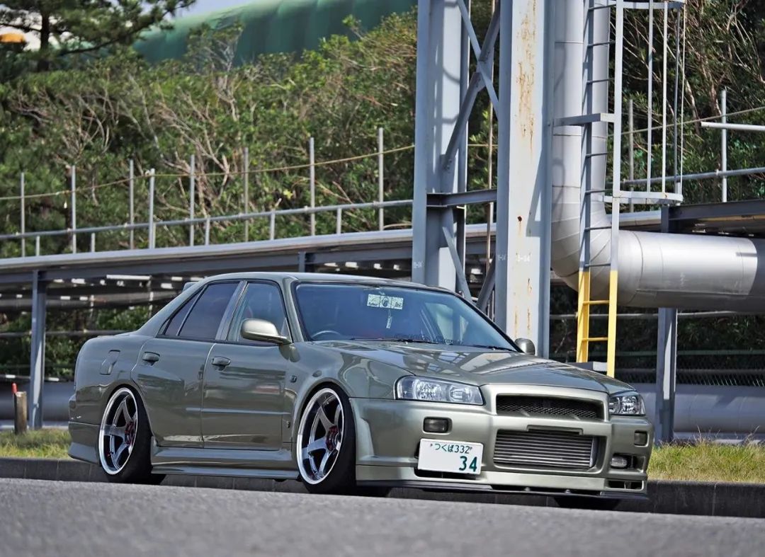 四门版GT-R？日产Skyline R34改装