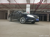 新舊款吉利黑白博瑞,地庫上演精彩震撼大片!
