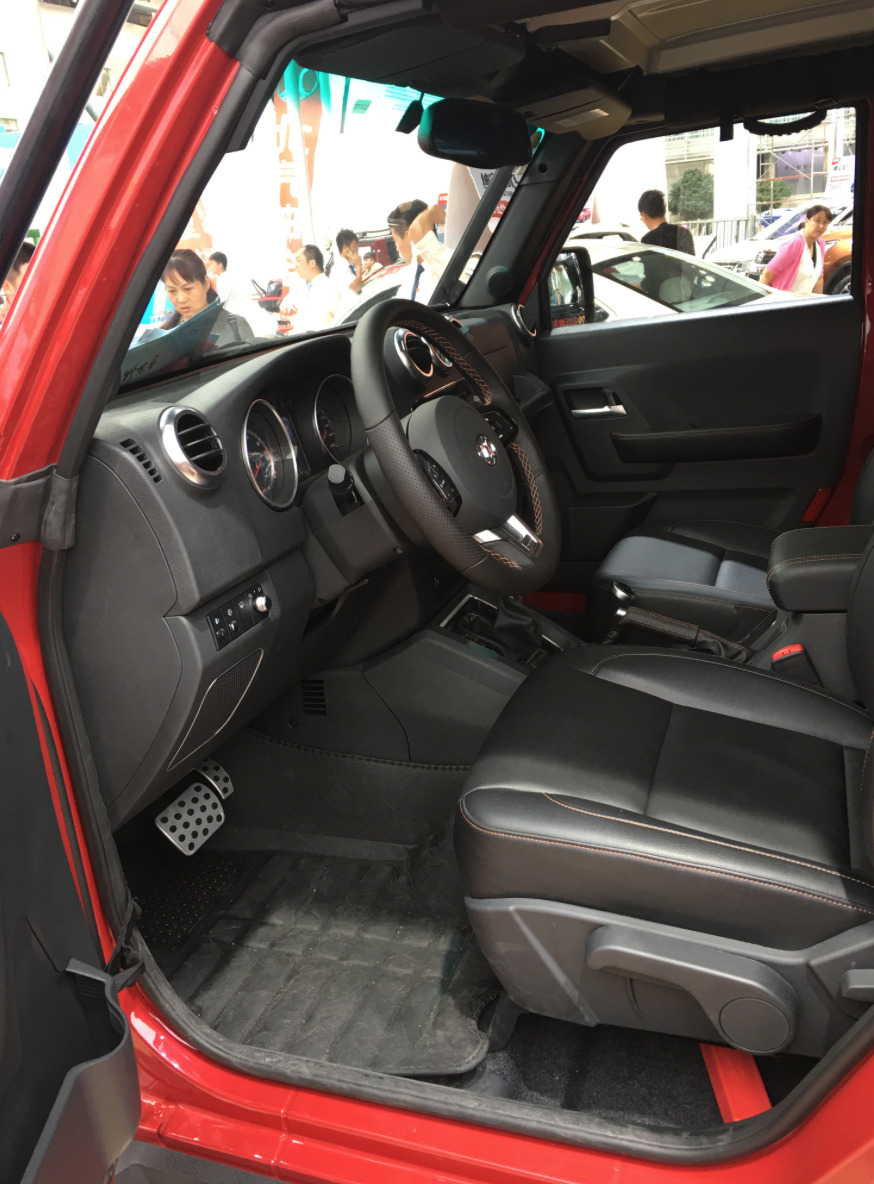 《战狼2》吴京同款SUV实拍，没想到起步价才12万