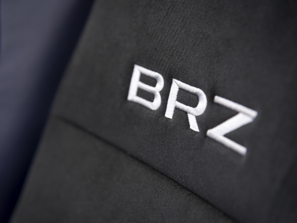 斯巴鲁全新BRZ预告图发布 外观造型更加运动/动力将大幅提升