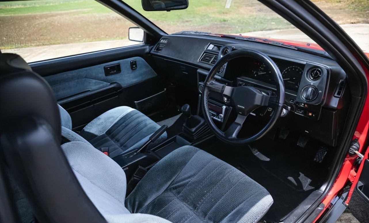 全新车一般的丰田AE86，拓海都羡慕