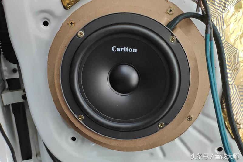 奥迪Q3汽车音响改装卡林顿喇叭