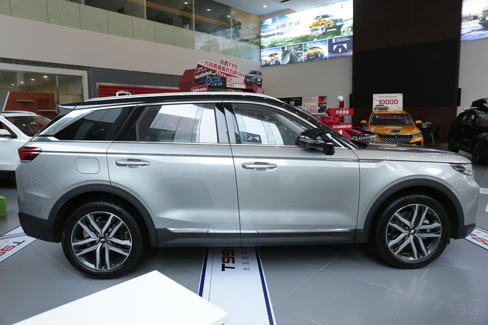 誰才是真正的大5座SUV？看完奔騰T99和長安CS75 PLUS對比就知道了