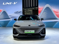 2.0T+愛信8AT,長安UNI-V 2.0T頂配13.99萬元