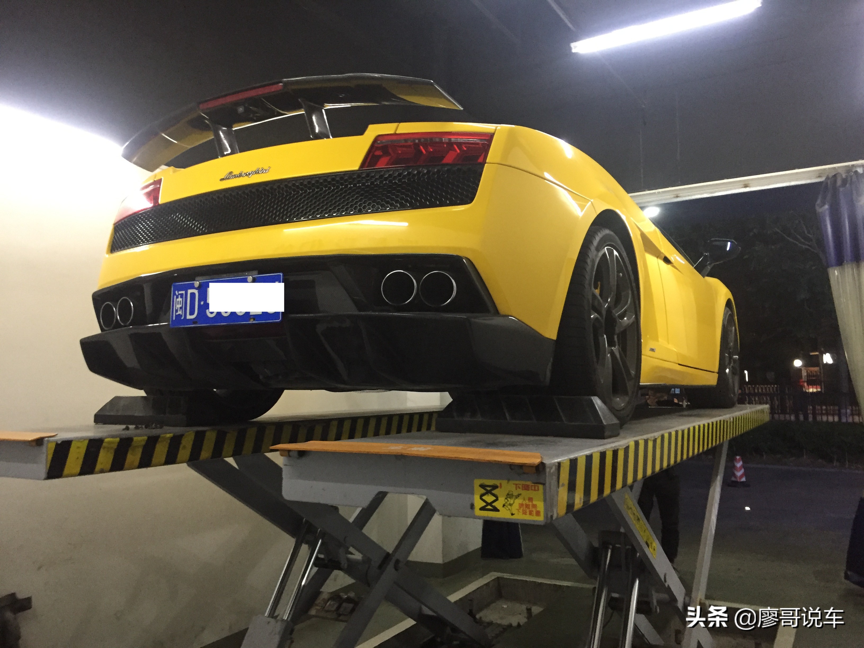 120多万就能开上超跑兰博基尼盖拉多,月入5千只能看看