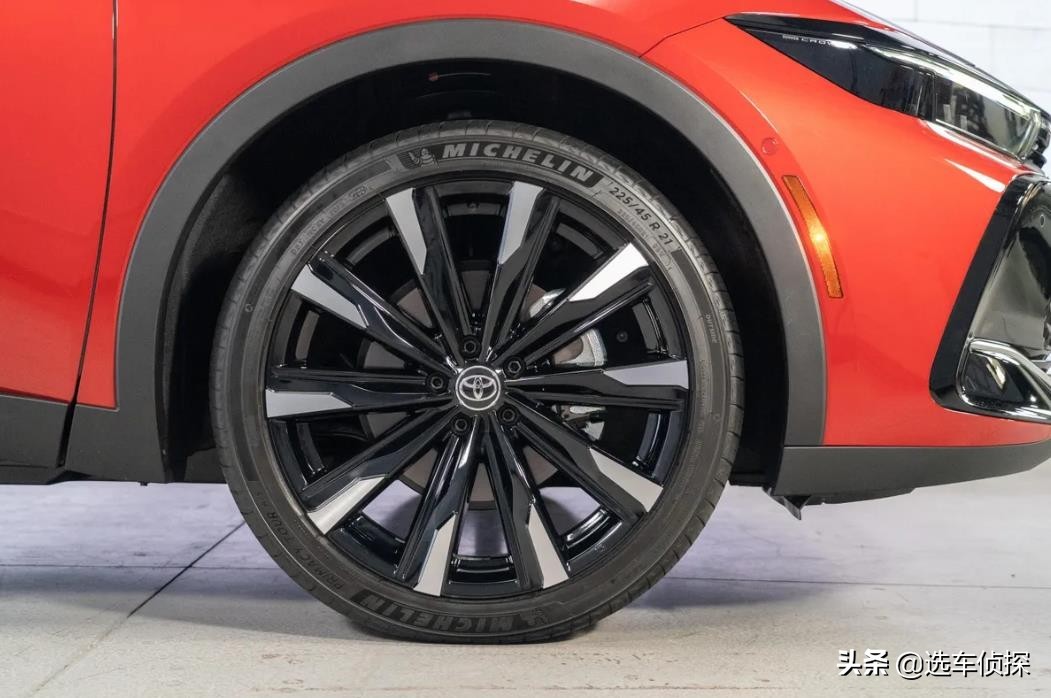全新第16代丰田皇冠,造型结合轿车与SUV,四种车身造型