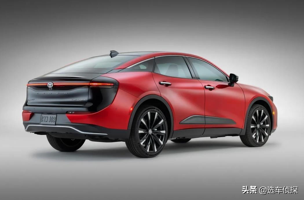 全新第16代丰田皇冠,造型结合轿车与SUV,四种车身造型