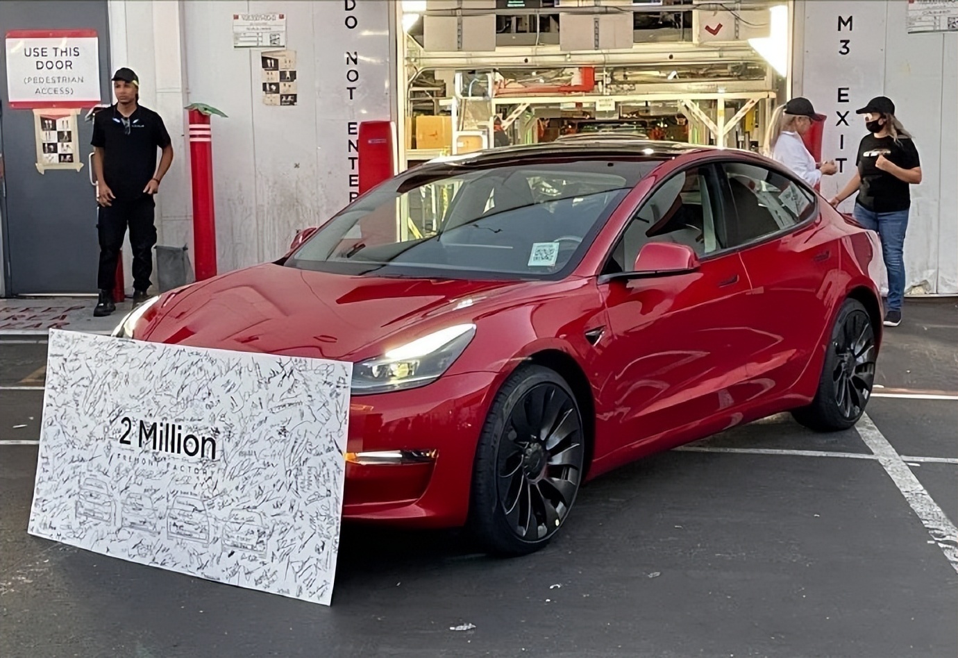 特斯拉Model 3域控设计