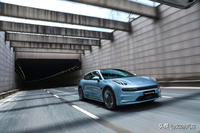 全系8155芯片,老車主可免費升級,新極氪001能否競爭Model 3