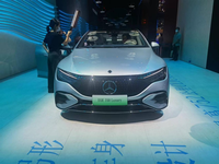 2022成都車展：首臺EVA平臺國產(chǎn)車型 52.8萬起售 奔馳EQE公眾亮相