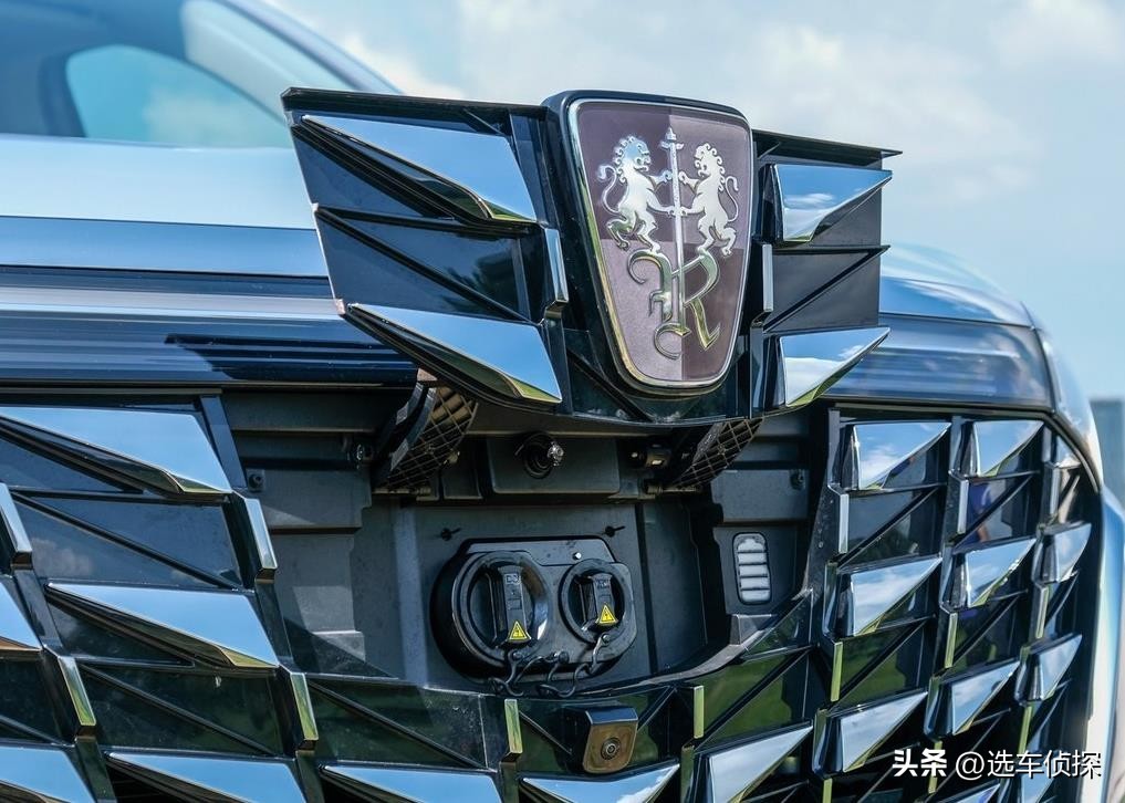 荣威iMAX8 EV,2.2吨纯电MPV,25万的入门版配置实用性怎么样