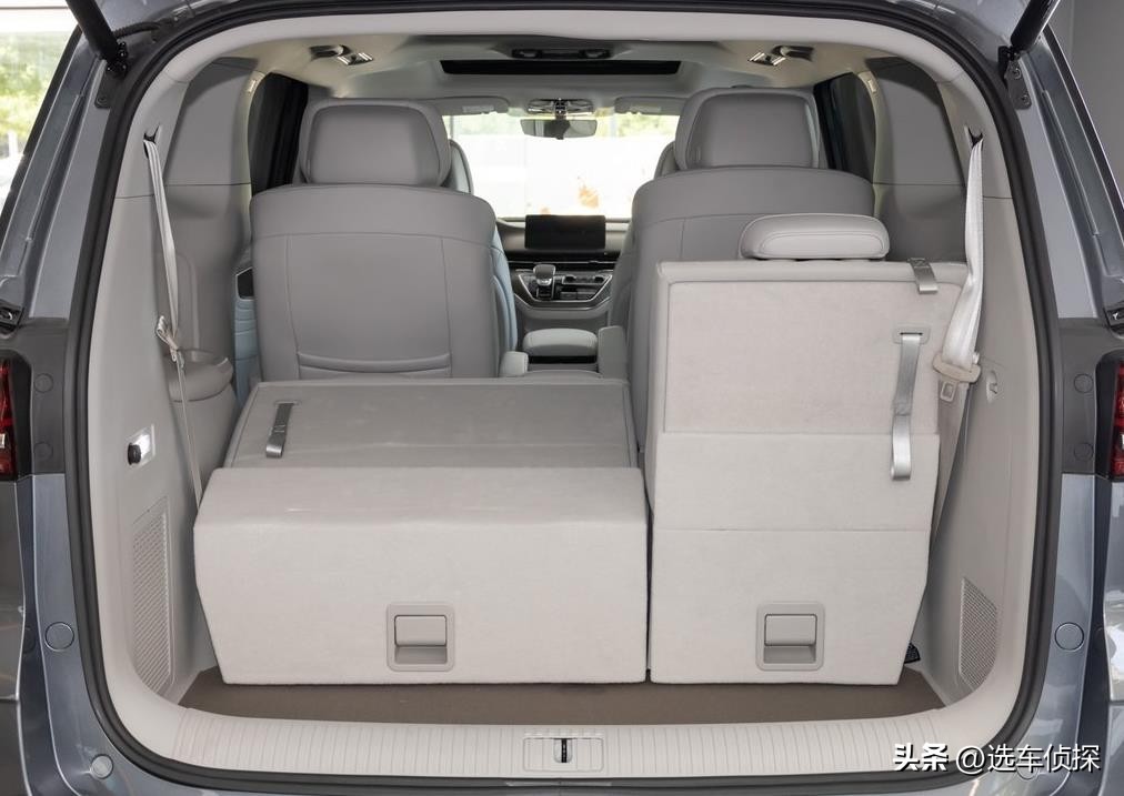 荣威iMAX8 EV,2.2吨纯电MPV,25万的入门版配置实用性怎么样