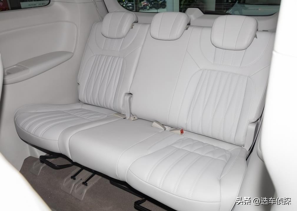 荣威iMAX8 EV,2.2吨纯电MPV,25万的入门版配置实用性怎么样