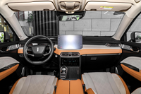 拿鐵DHT-PHEV:指導(dǎo)價(jià)24.3萬,內(nèi)飾豪華,動(dòng)力足,油耗0.48L