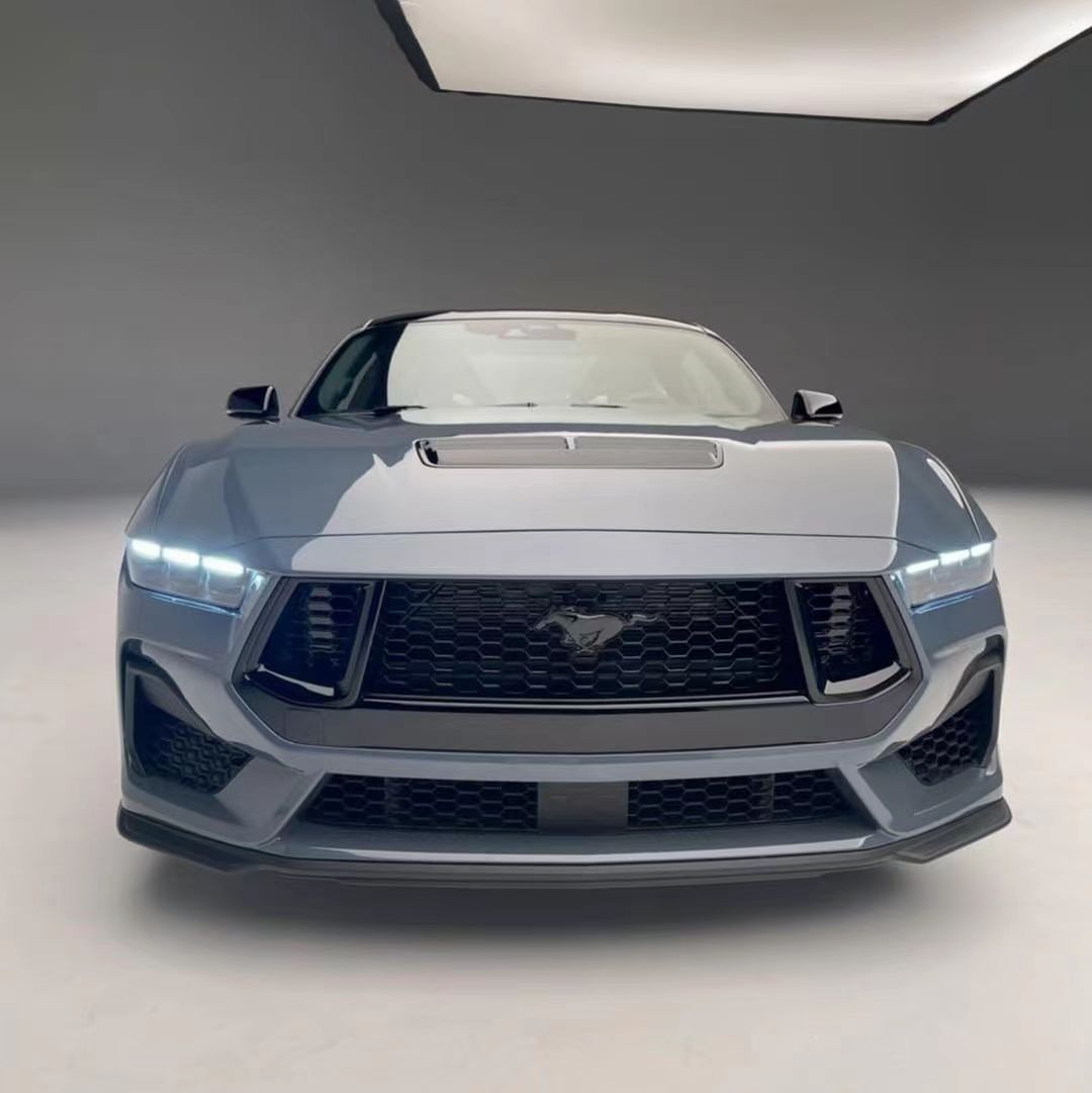 实拍全新福特Mustang 外观内饰更新 依然搭载V8发动机