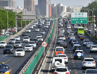 快車道開慢車,慢車道開快車,均不可取