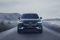 新款沃尔沃XC90 T8插电混动版上市，百公里加速5.4s，售价89.49万