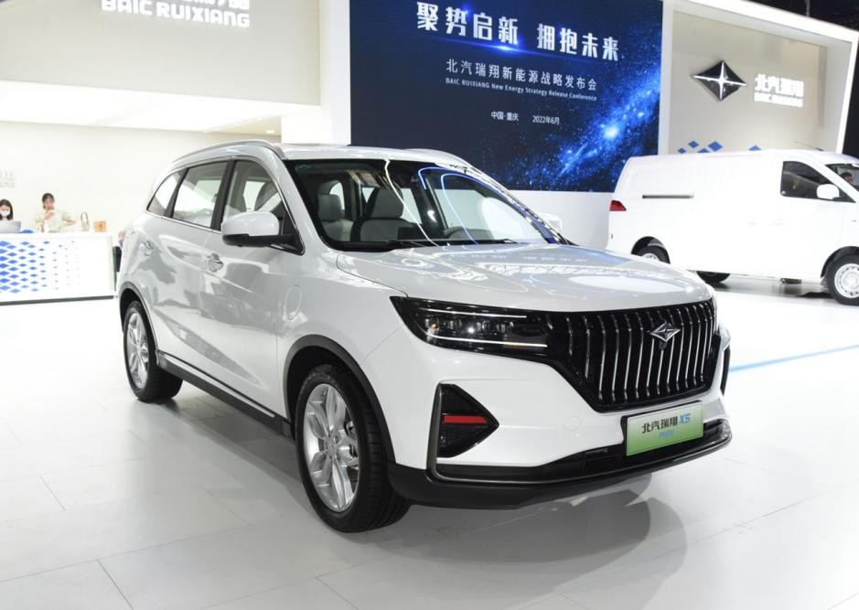 北汽推出1.5L自吸的SUV，8.3秒破百，比燃油车还慢