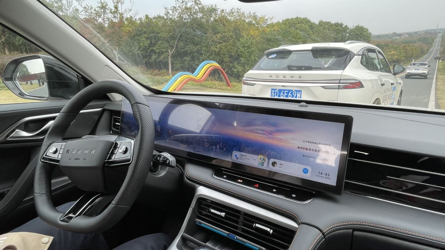 智能SUV的“开创者”，荣威RX5更新到第三代之后，战力还有几何？