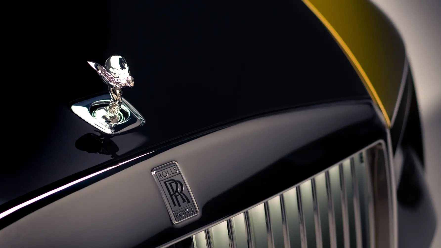劳斯莱斯首款纯电动车闪灵发布，还能保住“车圈顶豪”地位吗？