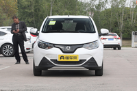 續(xù)航里程155km,外觀時尚,實測長安Lumin