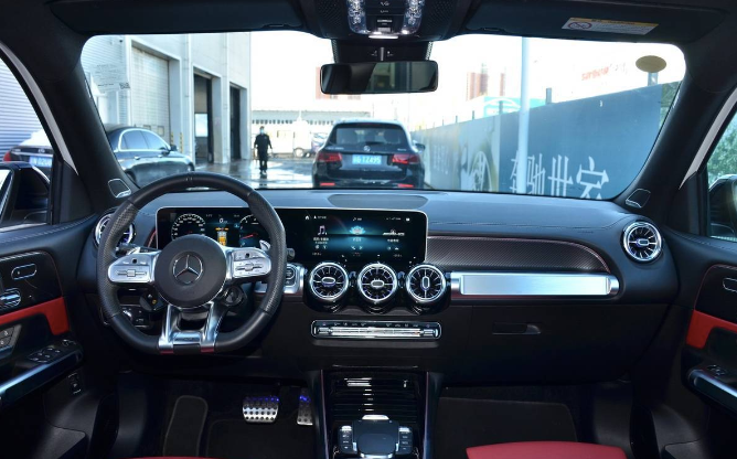 价格降一万 2.0T+运动套件 奔驰新款AMG GLA 35/AMG GLB 35上市