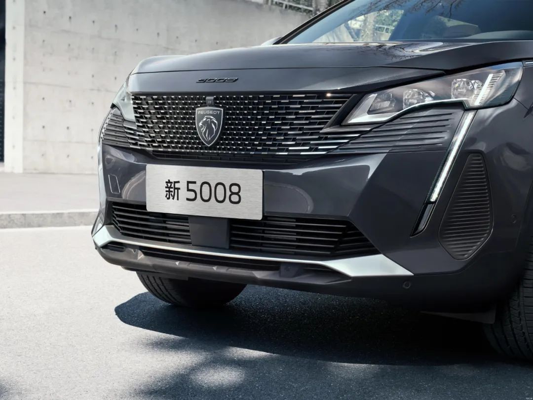 全新标致5008上市，紧凑型的价格，买七座中型SUV？