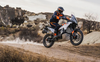 最具越野能力的旅行車更新，2023款KTM 790 ADV現(xiàn)身官網(wǎng)