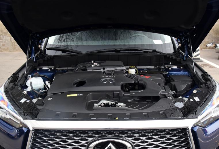 日系高端SUV推荐：标配2.0T+CVT，油耗7.7L，英菲尼迪QX50全解析