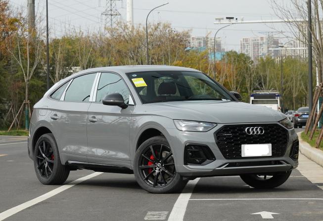 豪华中型SUV推荐：轿跑化外观+四驱系统，奥迪Q5L Sportback解析