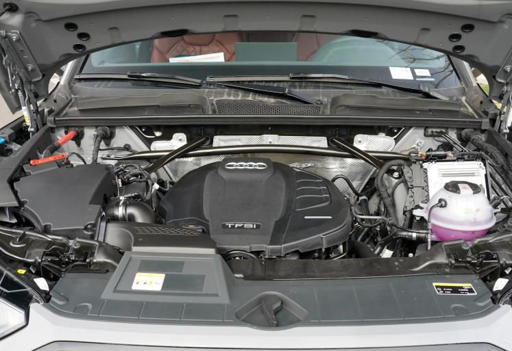 豪华中型SUV推荐：轿跑化外观+四驱系统，奥迪Q5L Sportback解析