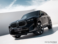 2023 BMW XM 最贵 SUV，4.4L V8 双涡轮引擎，马力 653Hp，4.3秒100KM/H