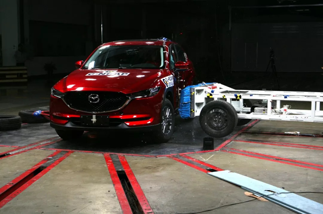 新能源车怕着火，不敢做的碰撞测试，CX-5全做了，测试成绩还不错