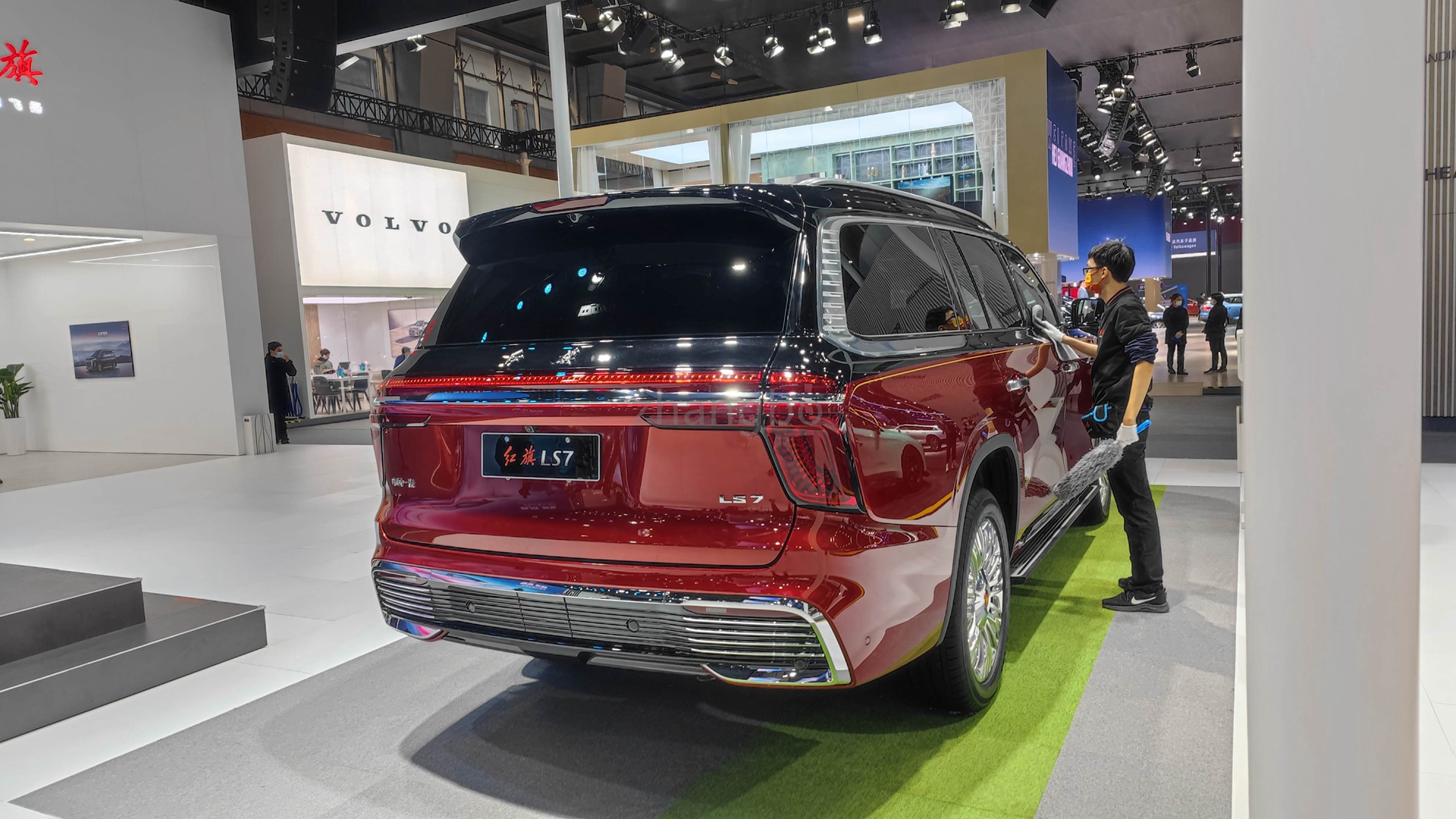 2022广州车展：一汽红旗LS7双色版 有奢华的风格
