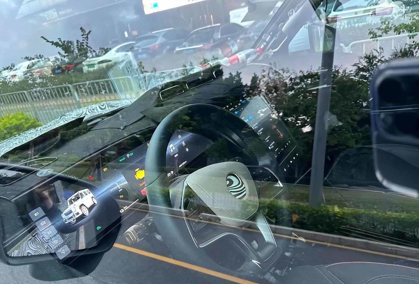 比亞迪仰望R1即將亮相，新車定位為百萬級豪華硬派越野